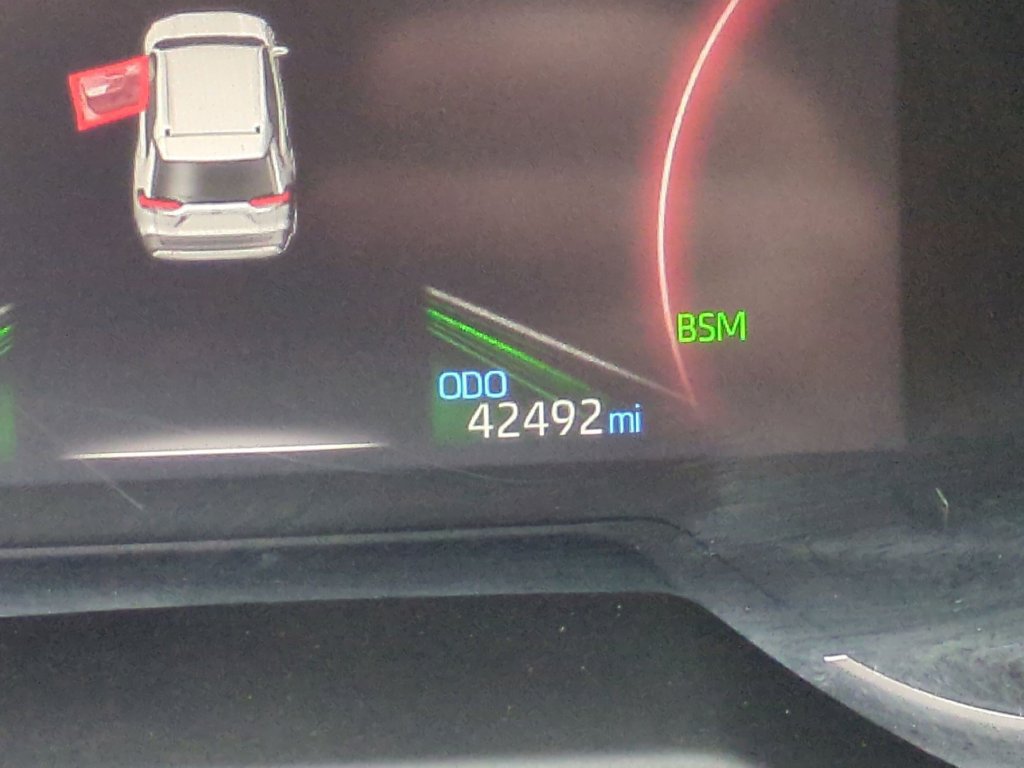 Used 2024 Toyota RAV4 XLE w/ Convenience Package FWD image 21