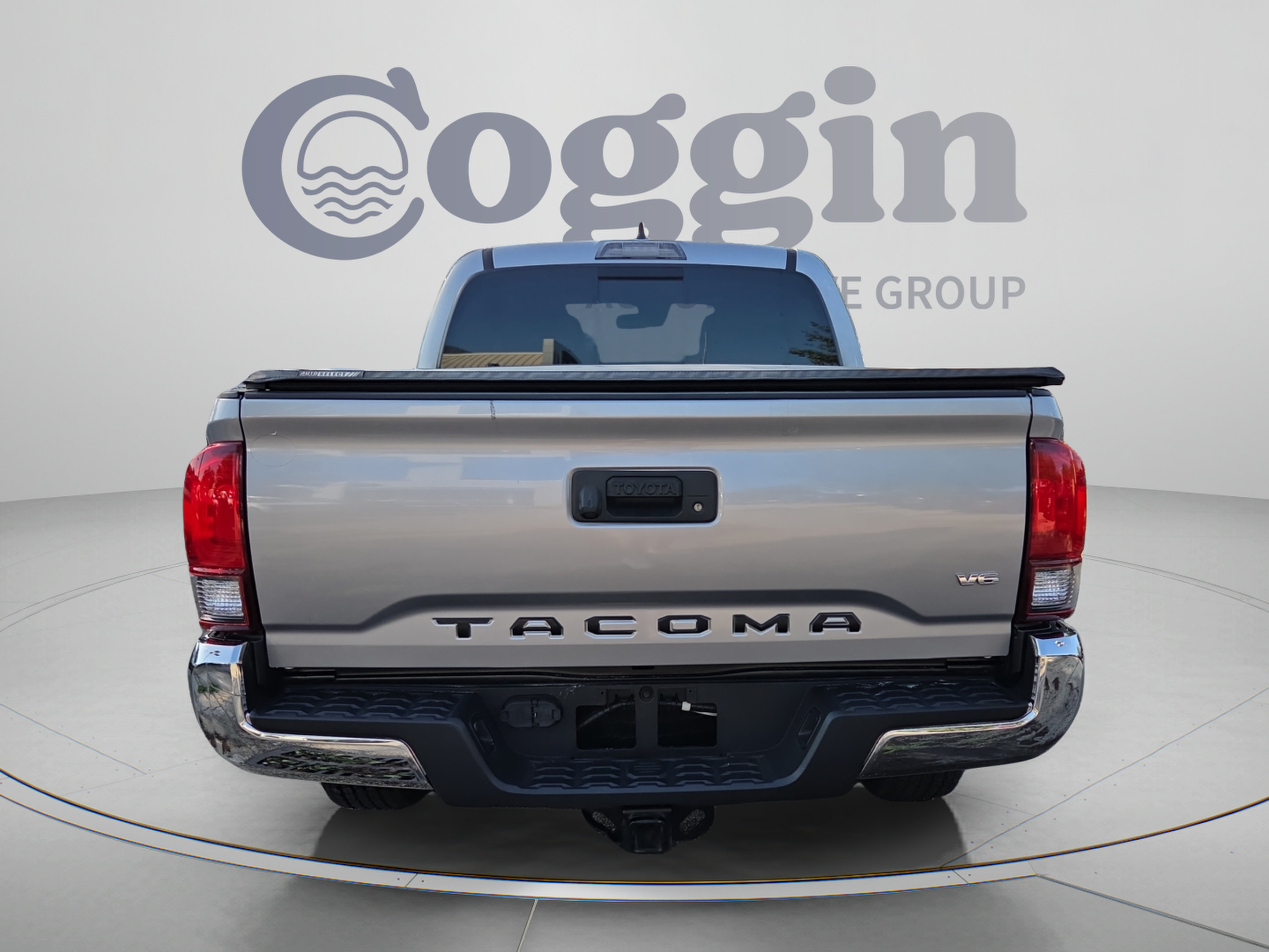 Used 2019 Toyota Tacoma TRD Off-Road AWD/4WD image 4
