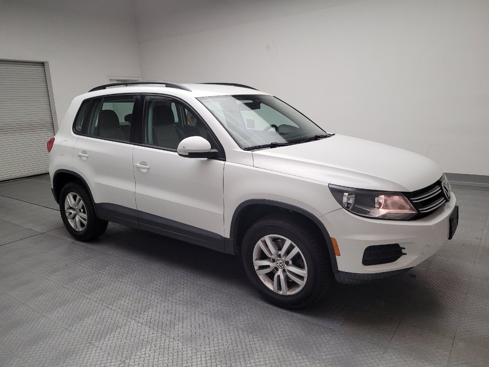 Used 2016 Volkswagen Tiguan S image 11
