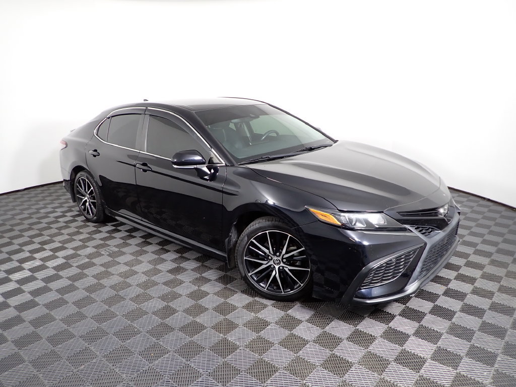 Used 2022 Toyota Camry SE w/ Convenience Package FWD image 5