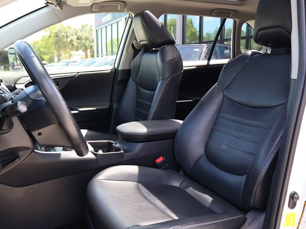 Used 2019 Toyota RAV4 Limited w/ Advanced Technology Package AWD/4WD image 27