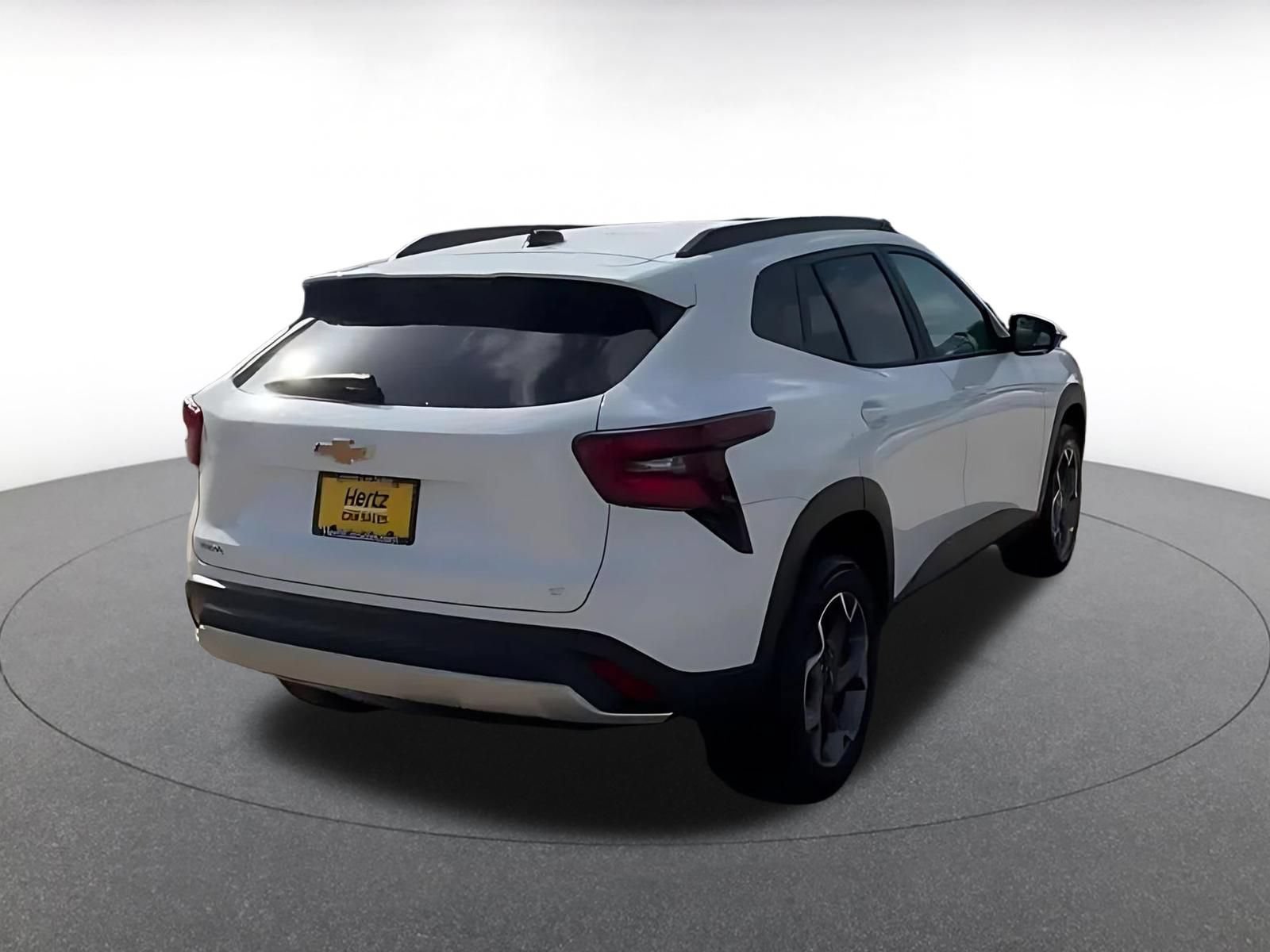 Used 2025 Chevrolet Trax LT FWD image 14