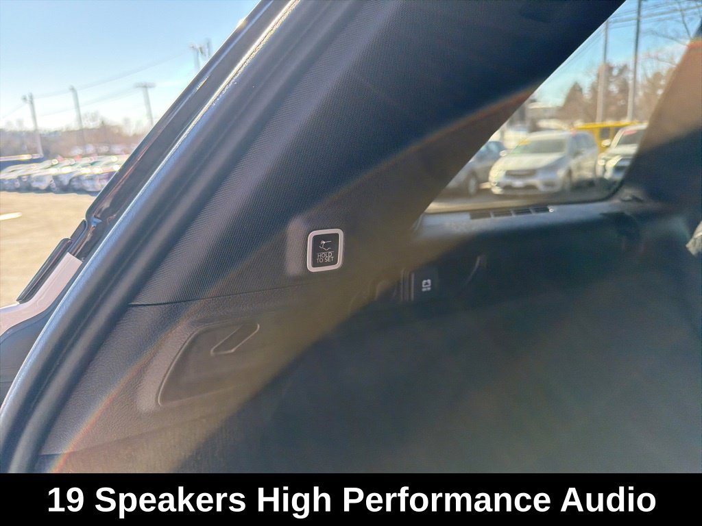 Used 2025 Jeep Grand Cherokee Summit AWD/4WD image 9