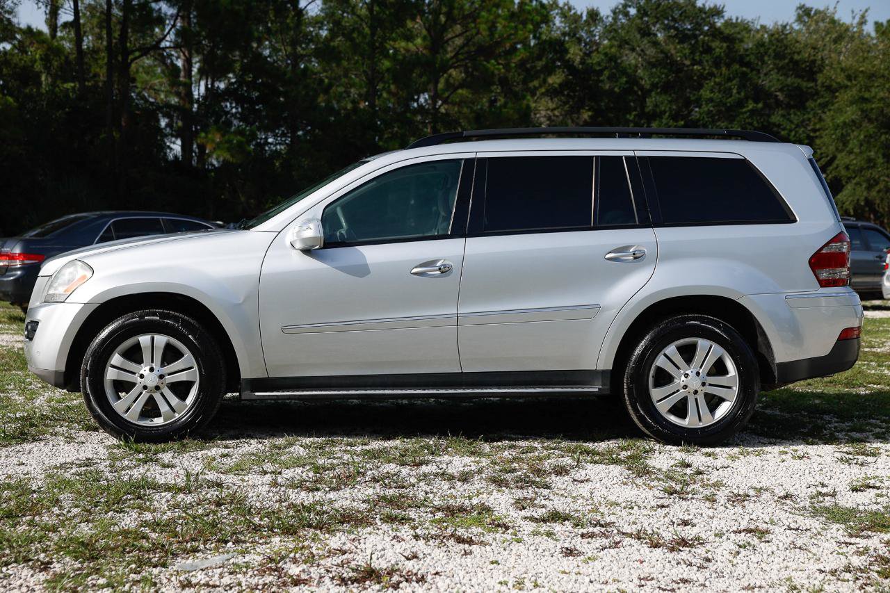Used 2009 Mercedes-Benz GL 450 4MATIC image 3
