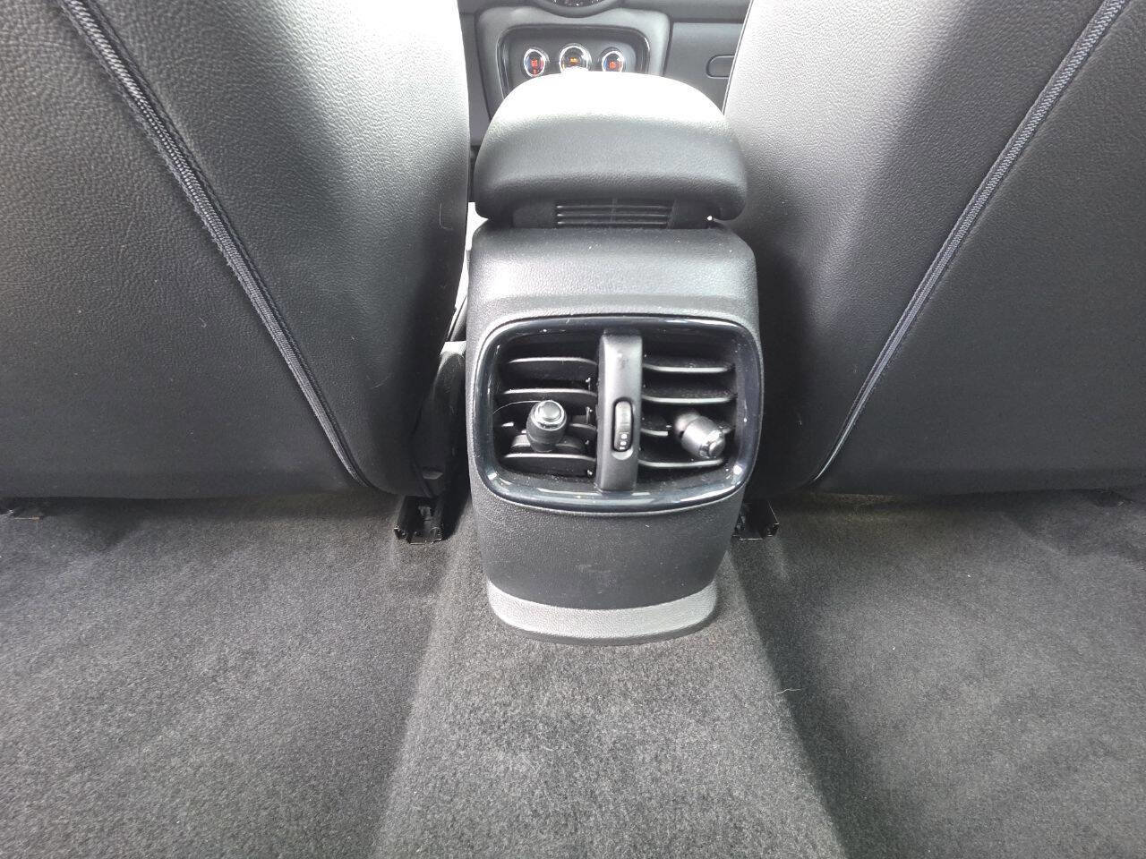 Used 2019 MINI Cooper Clubman ALL4 AWD/4WD image 18