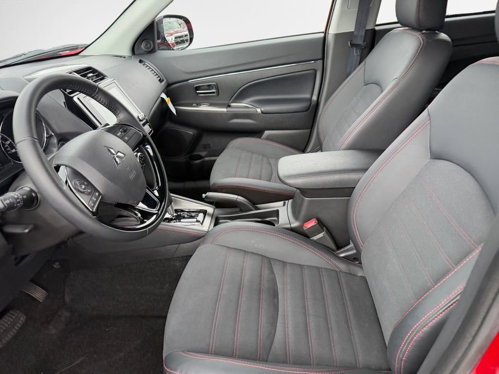 Used 2026 Mitsubishi Outlander Sport SE AWD/4WD image 12