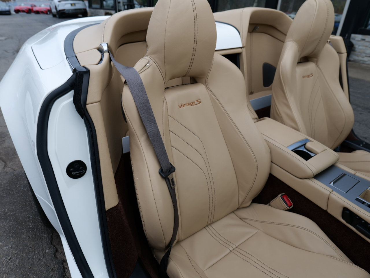 Used 2015 Aston Martin V8 Vantage S image 34