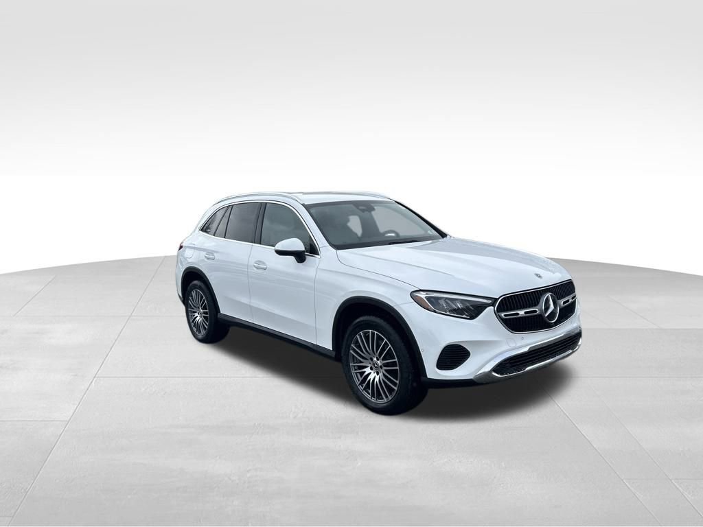 Used 2025 Mercedes-Benz GLC 300 4MATIC image 7