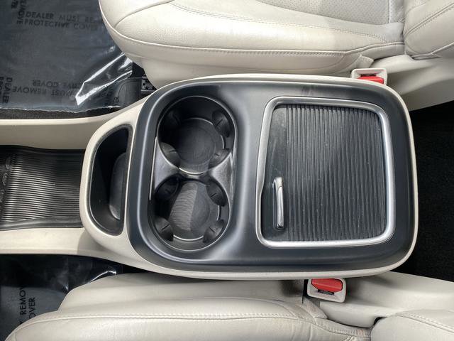 Used 2021 Chrysler Pacifica Touring-L image 32