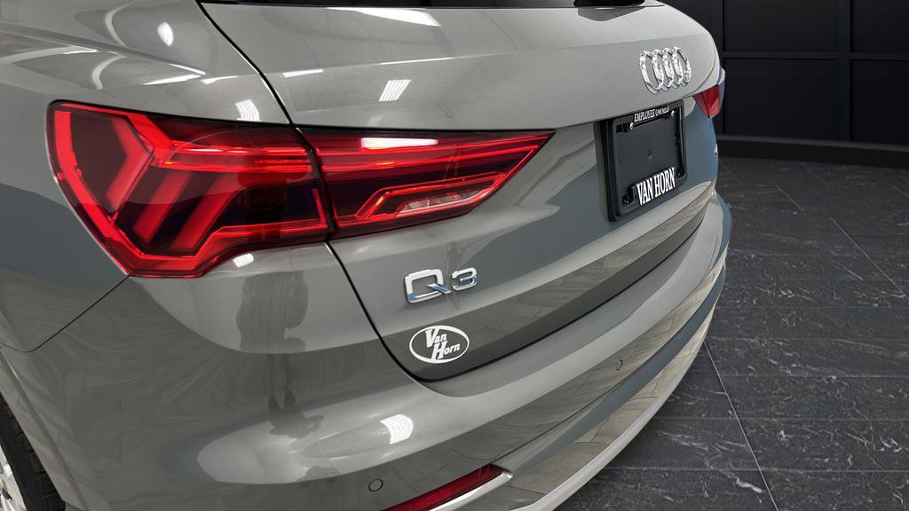 Used 2024 Audi Q3 2.0T Premium Plus w/ Premium Plus Package image 37