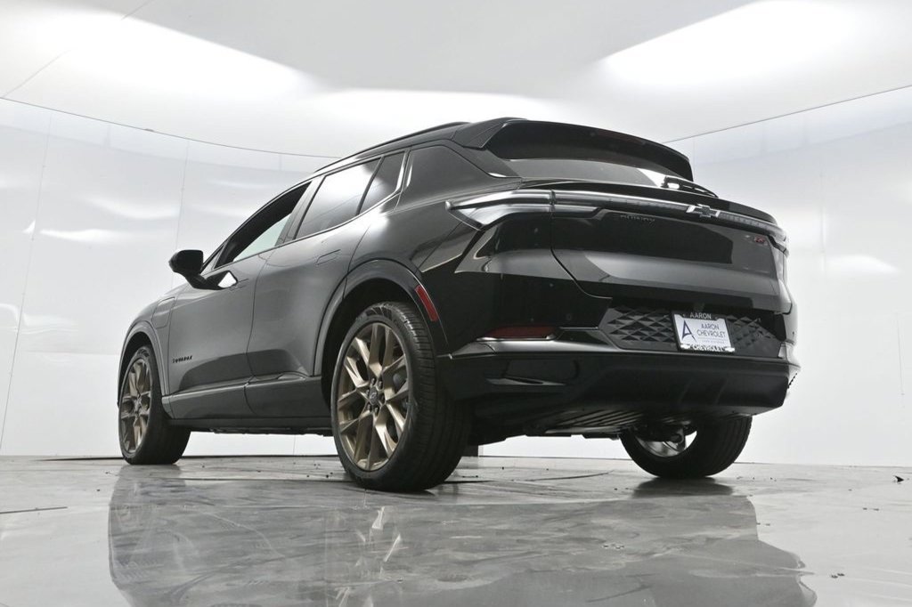 New 2026 Chevrolet Equinox EV RS w/ Convenience Package II FWD image 18