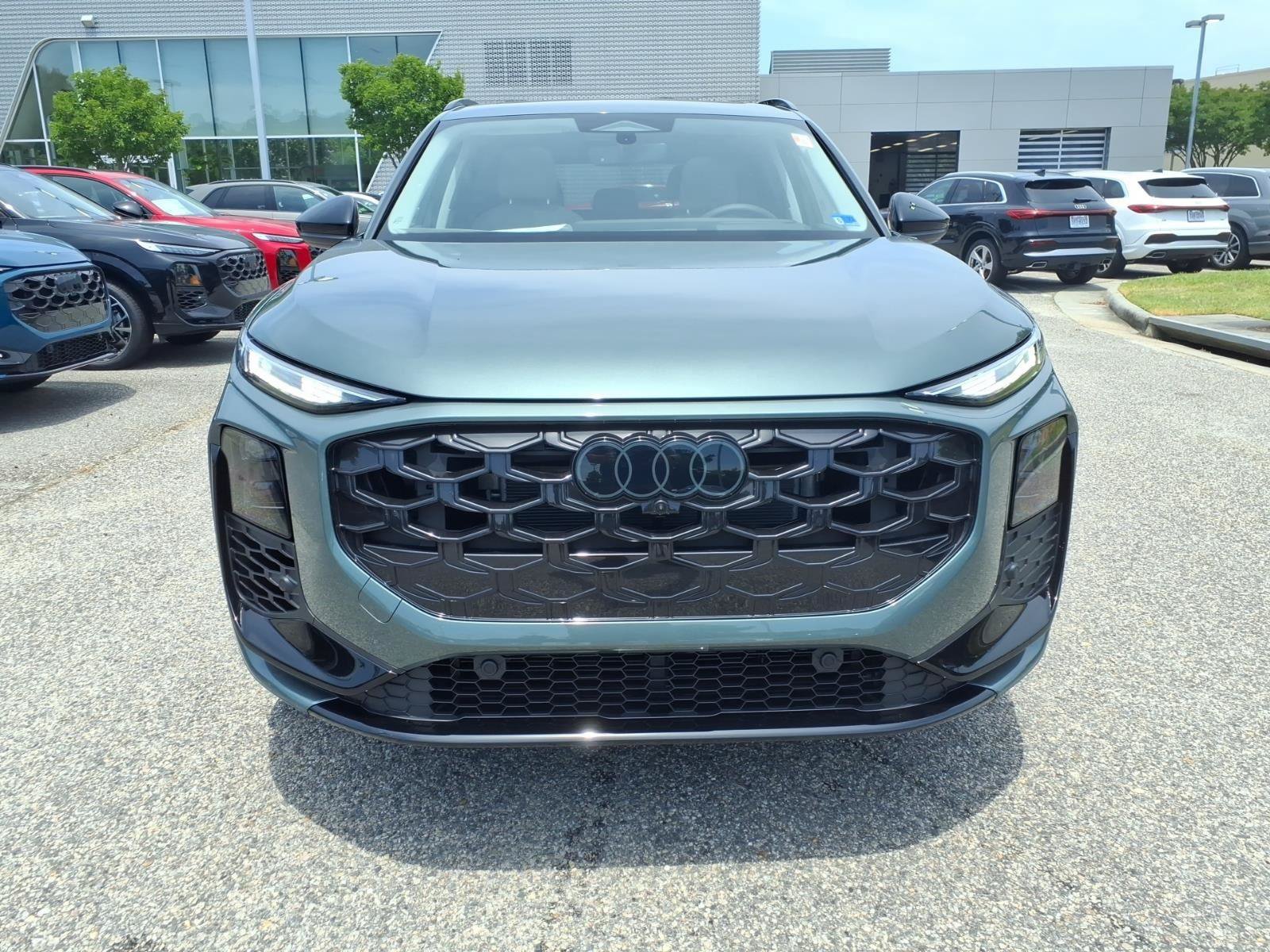 New 2026 Audi Q3 quattro 2.0T AWD/4WD image 2