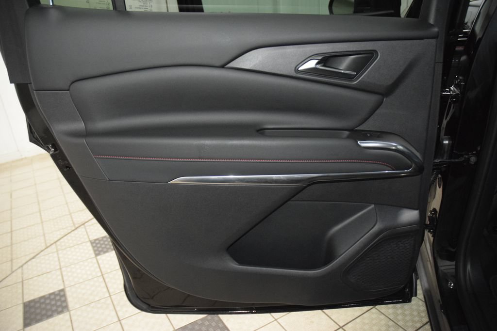 Used 2024 Chevrolet Traverse Z71 AWD/4WD image 45