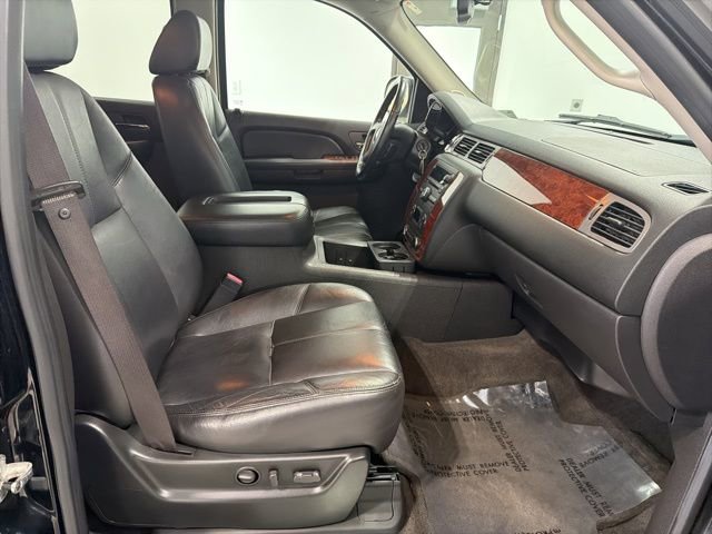 Used 2009 Chevrolet Tahoe LT w/ Luxury Package AWD/4WD image 20