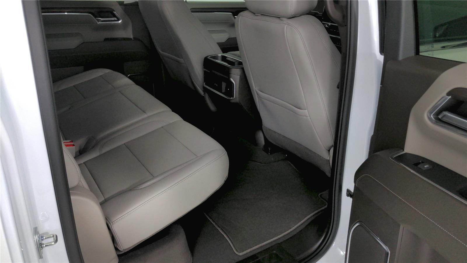 Used 2022 GMC Sierra 1500 SLT w/ SLT Convenience Package AWD/4WD image 26