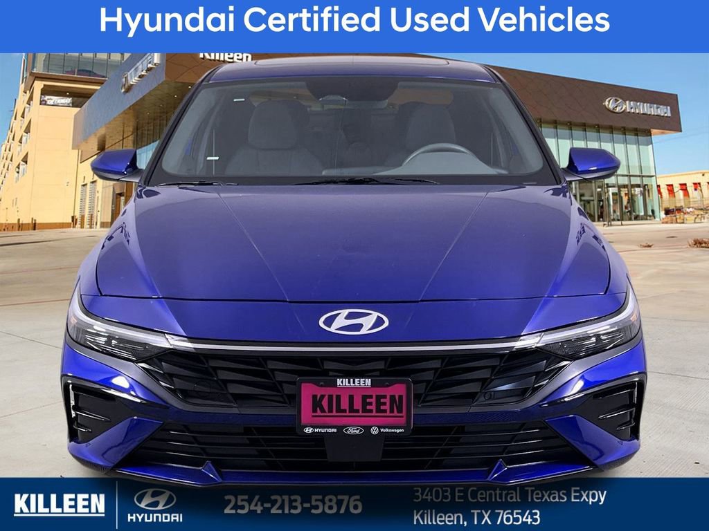 Used 2025 Hyundai Elantra SEL image 2
