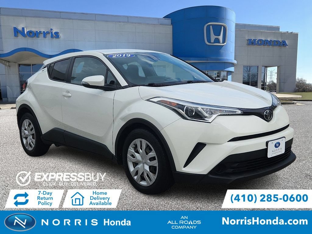 Used 2019 Toyota C-HR LE FWD image 1