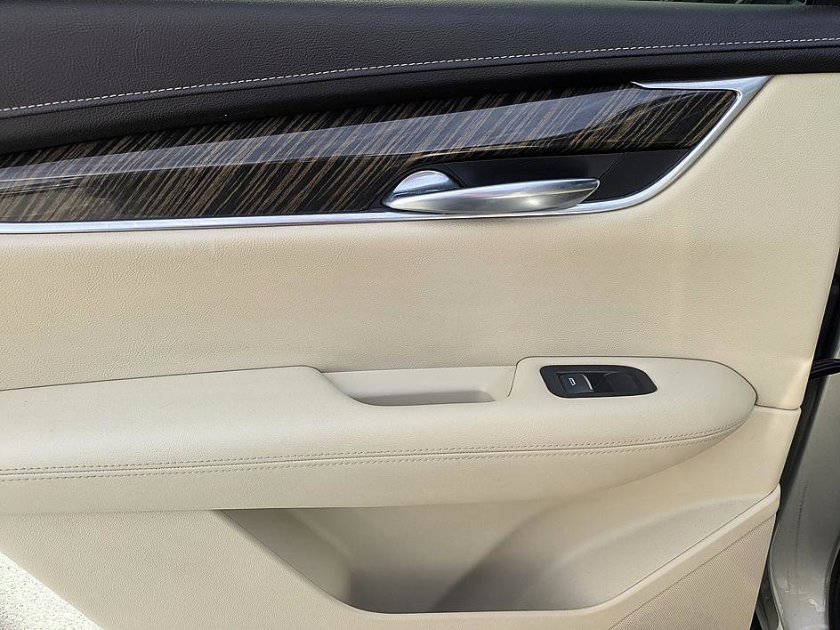 Used 2017 Cadillac XT5 FWD image 28