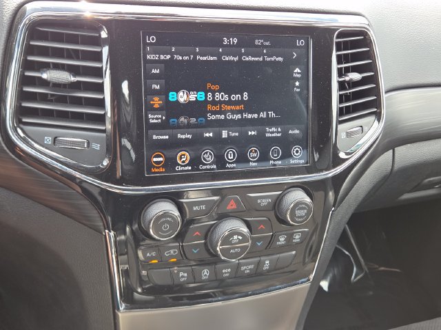 Used 2022 Jeep Grand Cherokee Laredo X AWD/4WD image 28