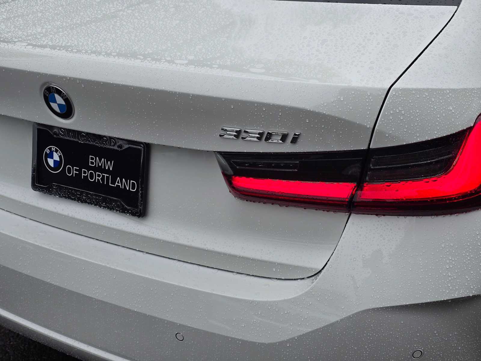 New 2026 BMW 330i xDrive Sedan w/ Premium Package AWD/4WD image 13