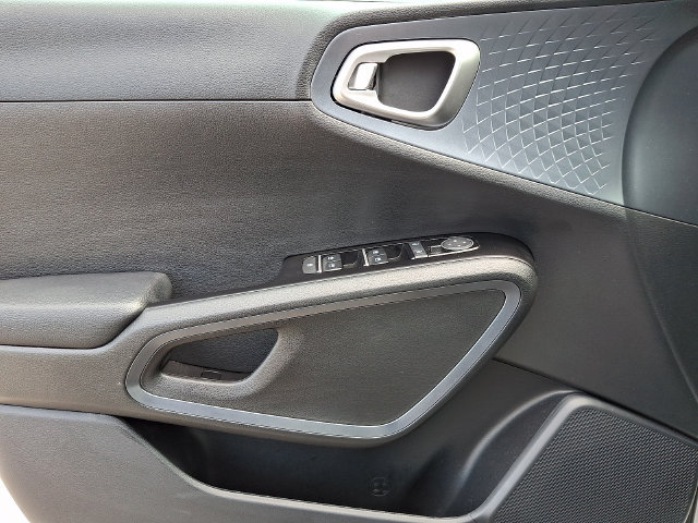 Used 2025 Kia Soul EX FWD image 13