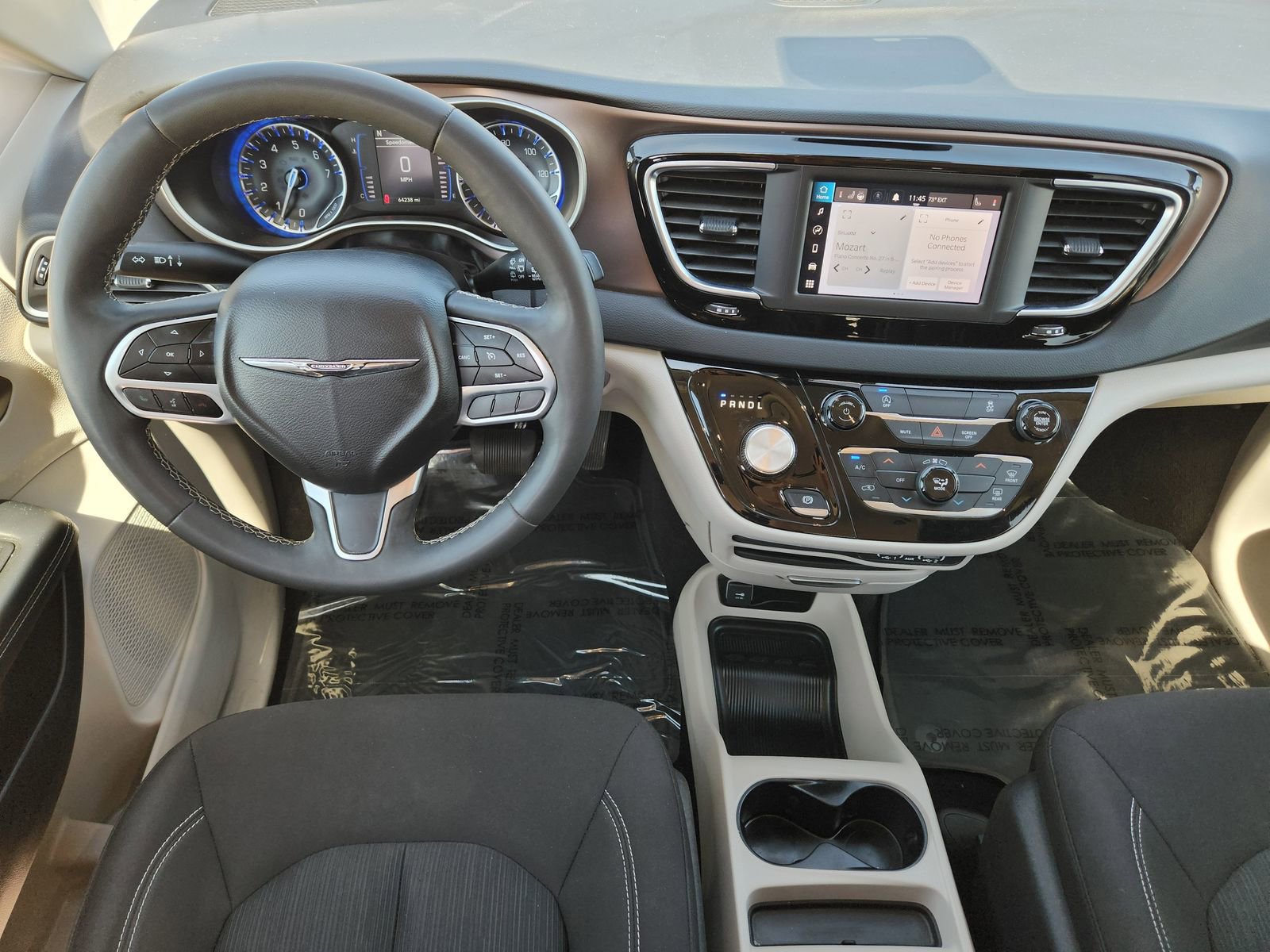 Used 2023 Chrysler Voyager LX image 34