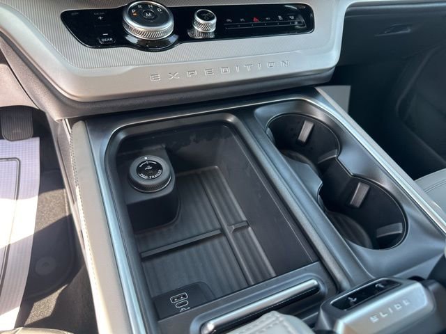 Used 2026 Ford Expedition Active image 49