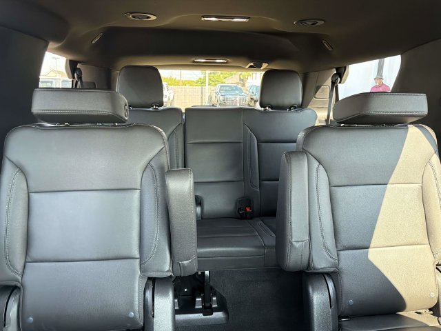 Used 2023 Chevrolet Tahoe Z71 w/ Z71 Off-Road Package AWD/4WD image 12