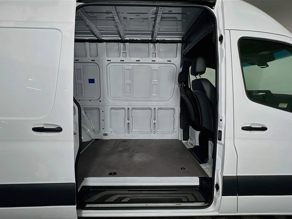 Used 2023 Mercedes-Benz Sprinter 2500 image 24