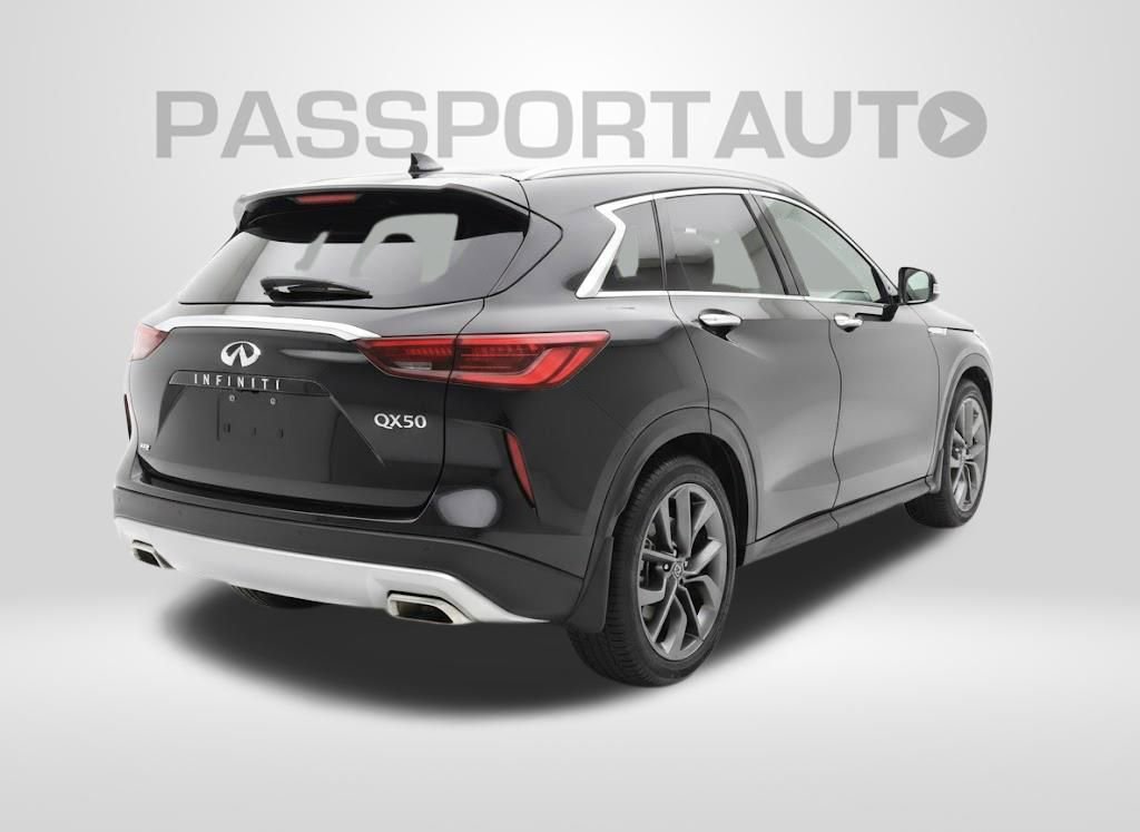 Used 2019 INFINITI QX50 Essential w/ Sensory Package AWD/4WD image 5