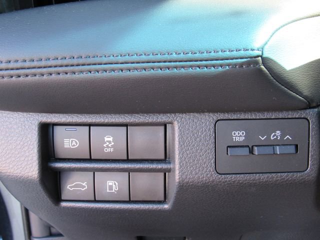 Used 2019 Toyota Avalon XLE image 30