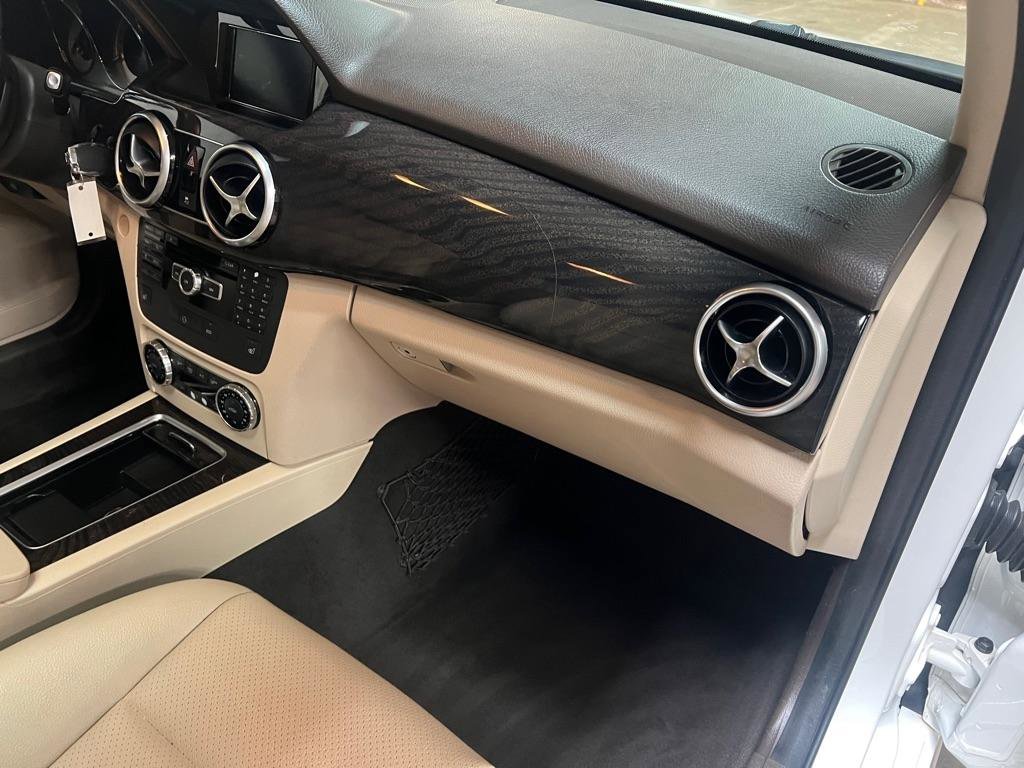 Used 2015 Mercedes-Benz GLK 350 2WD image 31