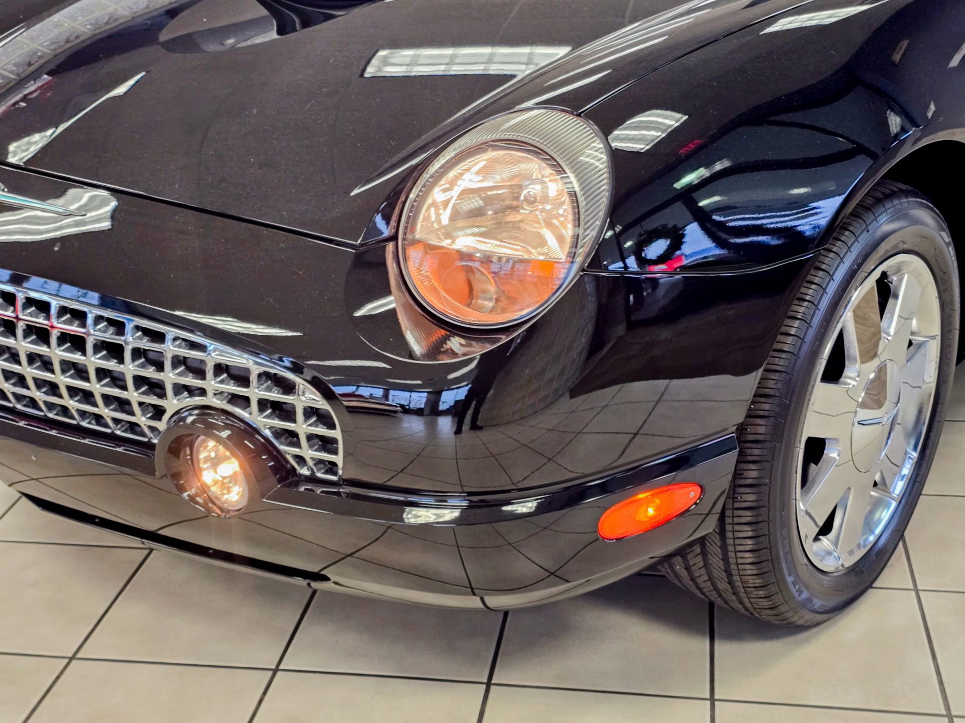 Used 2002 Ford Thunderbird image 8