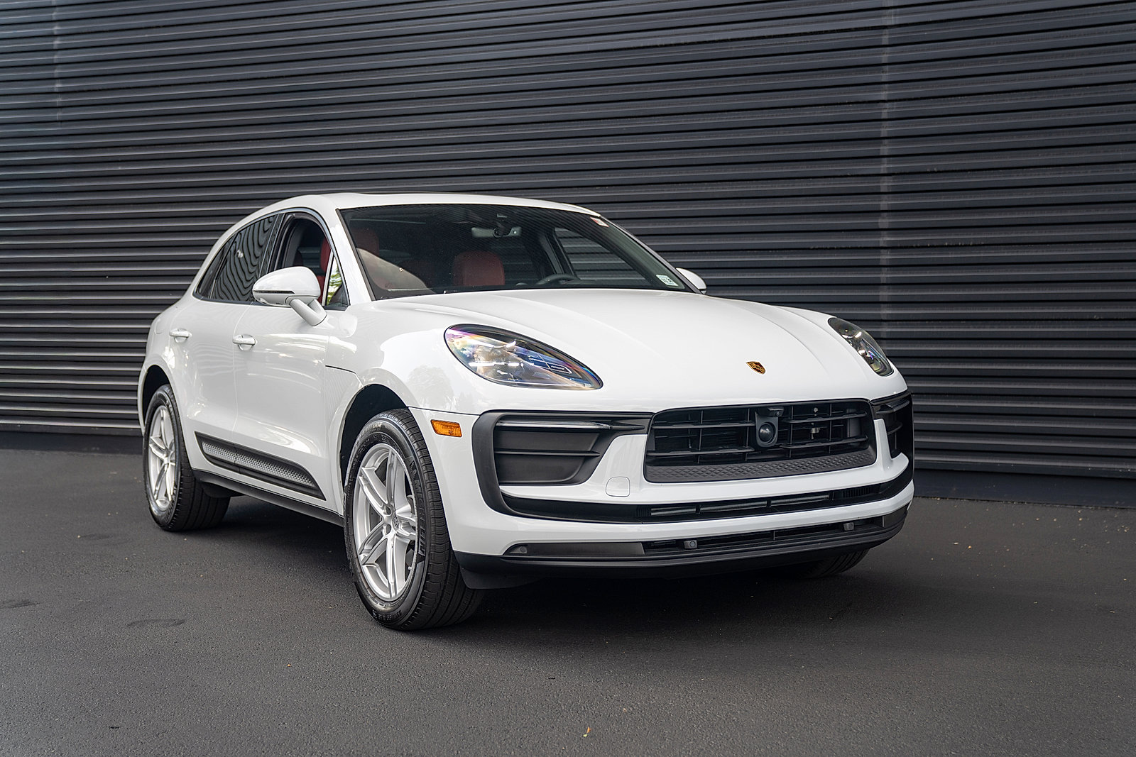 Certified 2026 Porsche Macan AWD/4WD image 26