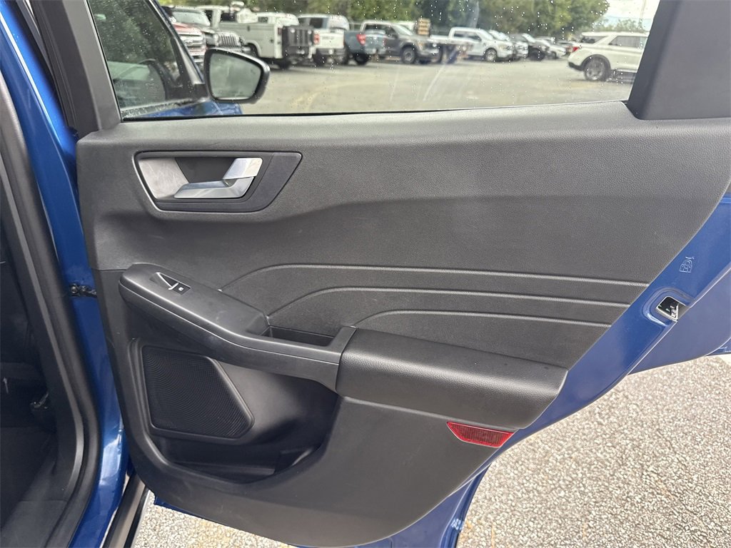 Used 2023 Ford Escape Platinum w/ Class II Trailer Tow Package image 17