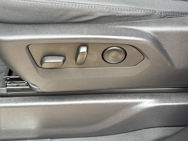 Used 2023 Chevrolet Silverado 1500 RST AWD/4WD image 16