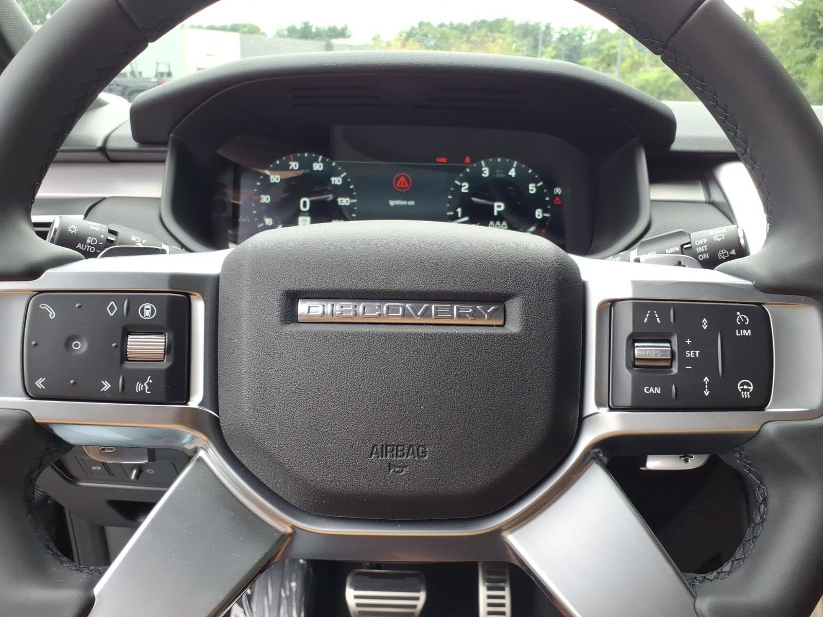 New 2026 Land Rover Discovery Dynamic SE AWD/4WD image 11