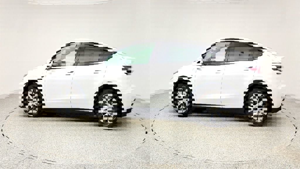 Used 2021 Tesla Model Y Long Range image 8