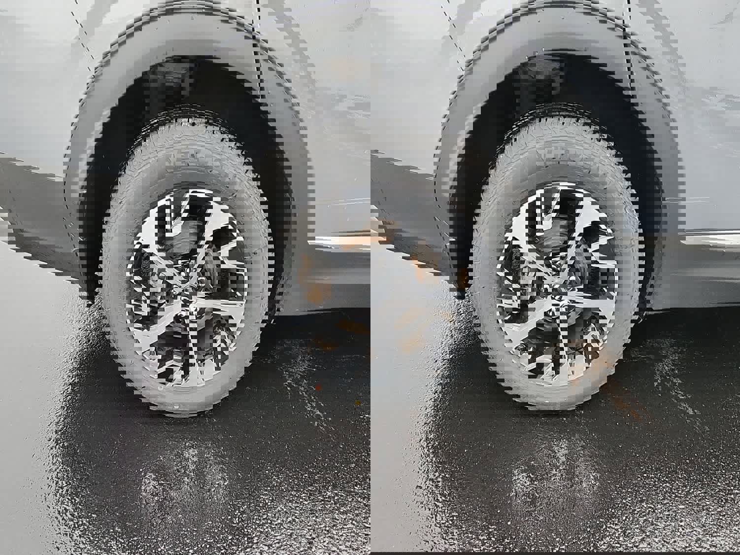 Used 2023 Kia Sportage EX image 10