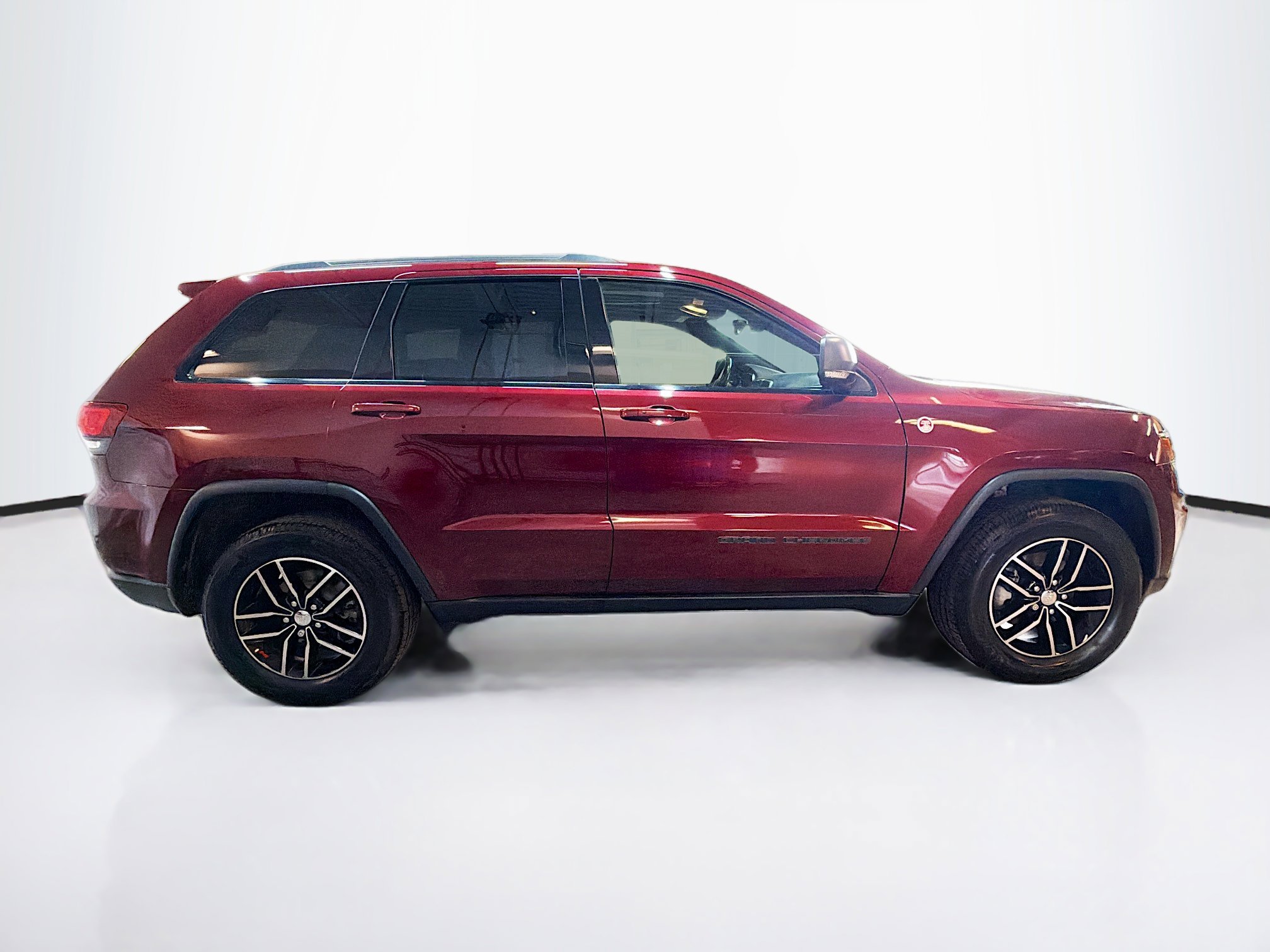 Used 2017 Jeep Grand Cherokee Trailhawk AWD/4WD image 10