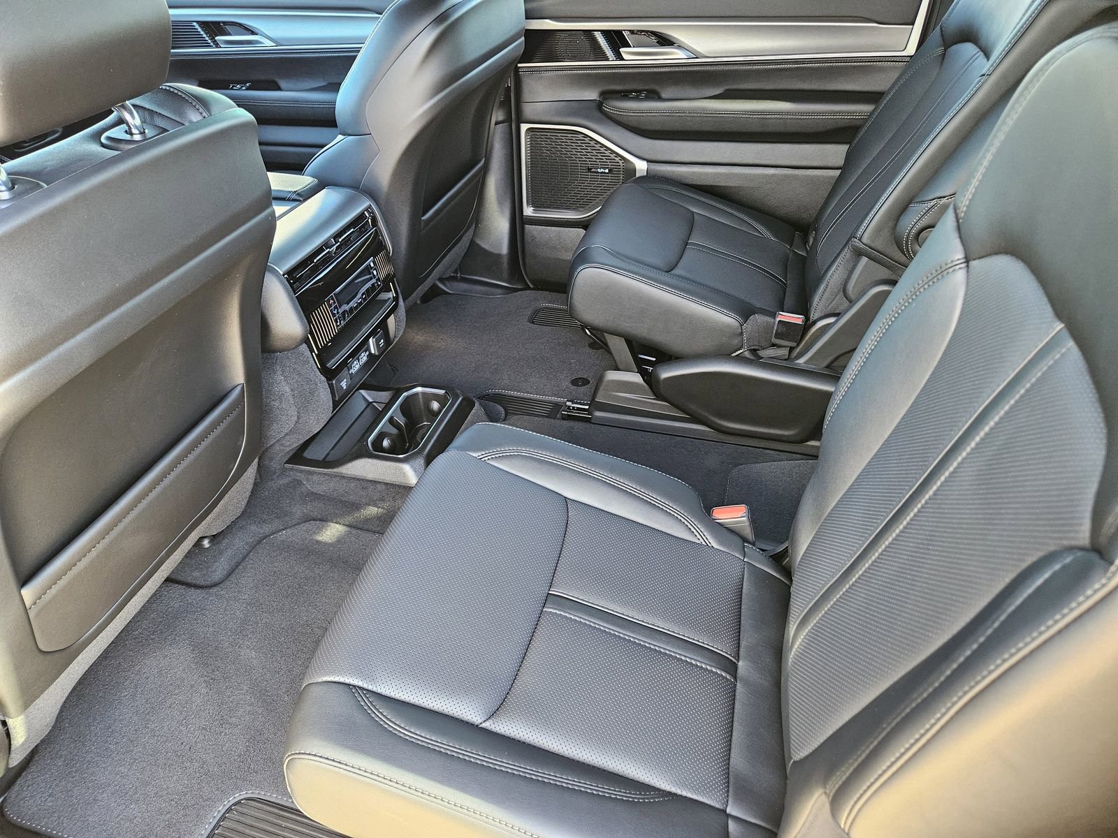 New 2025 Jeep Wagoneer Series II image 31