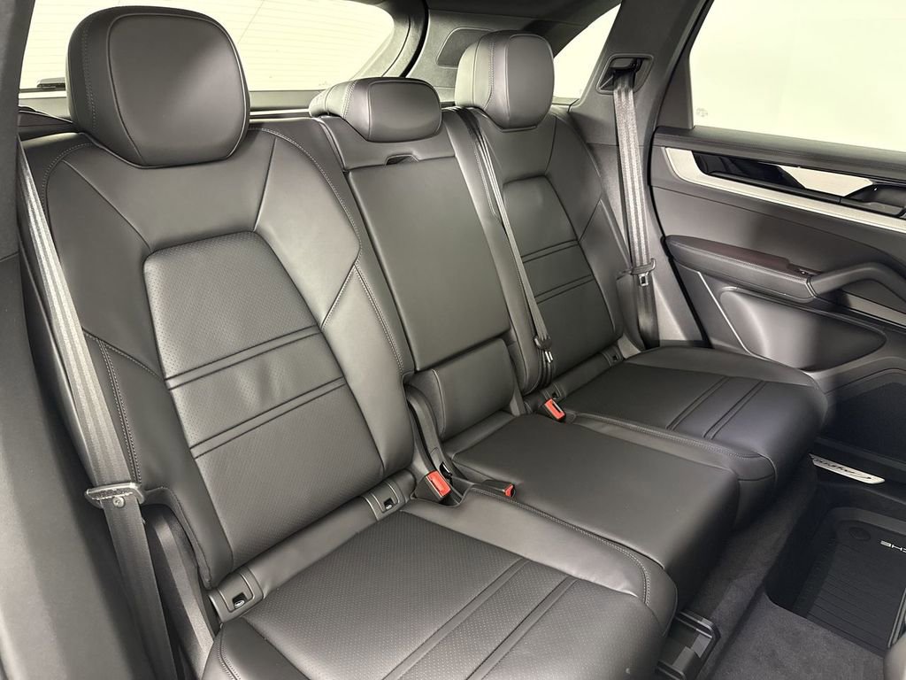 New 2026 Porsche Cayenne S image 22