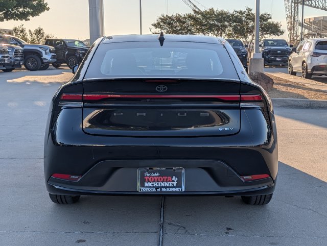 Used 2025 Toyota Prius LE FWD image 6