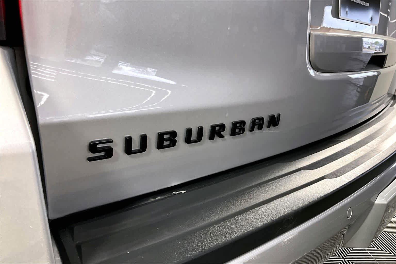 Used 2020 Chevrolet Suburban Premier image 30