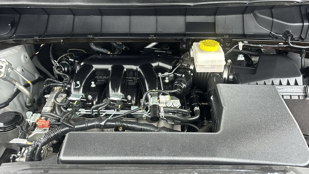 Used 2025 Nissan Pathfinder SV AWD/4WD image 35