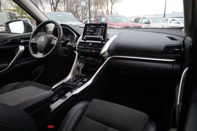 Used 2024 Mitsubishi Eclipse Cross SE image 37