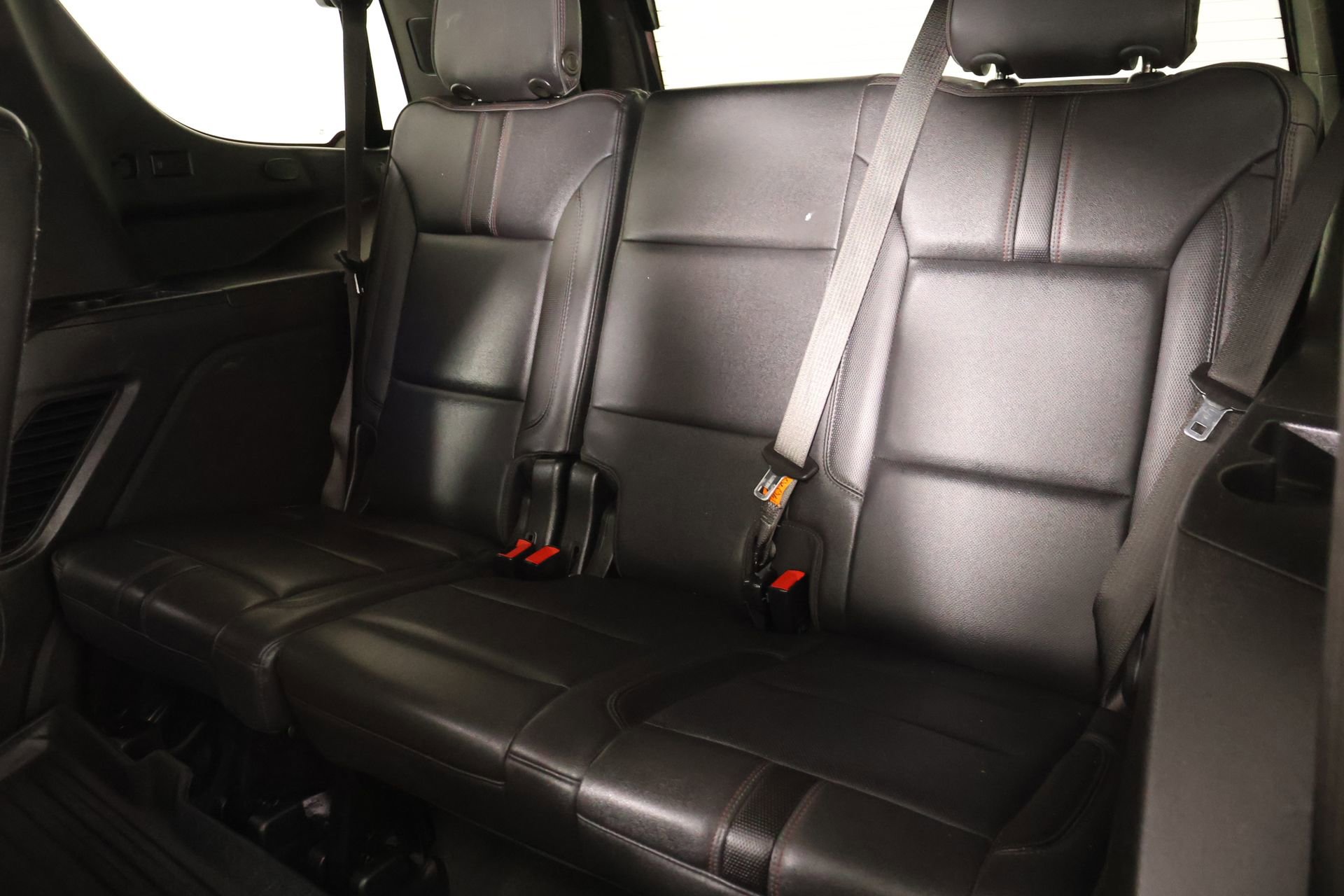 Used 2021 Chevrolet Tahoe RST w/ Luxury Package RWD image 12