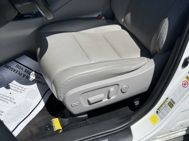 Used 2018 Toyota Highlander Limited FWD image 13