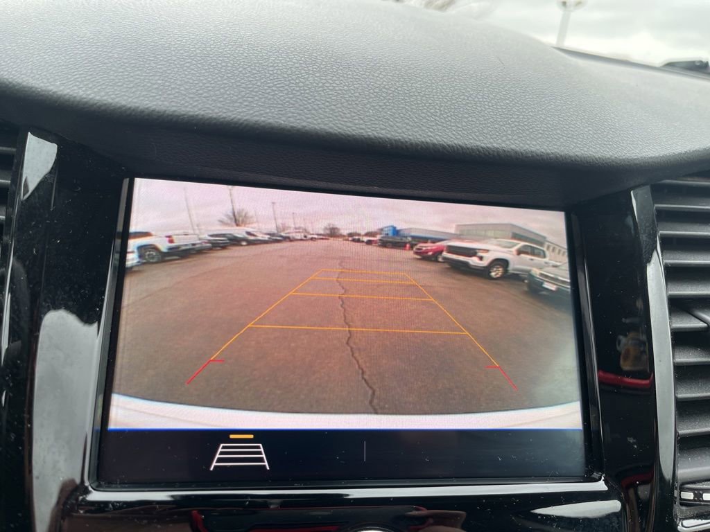 Used 2022 Chevrolet Trax LT w/ LT Convenience Package image 9