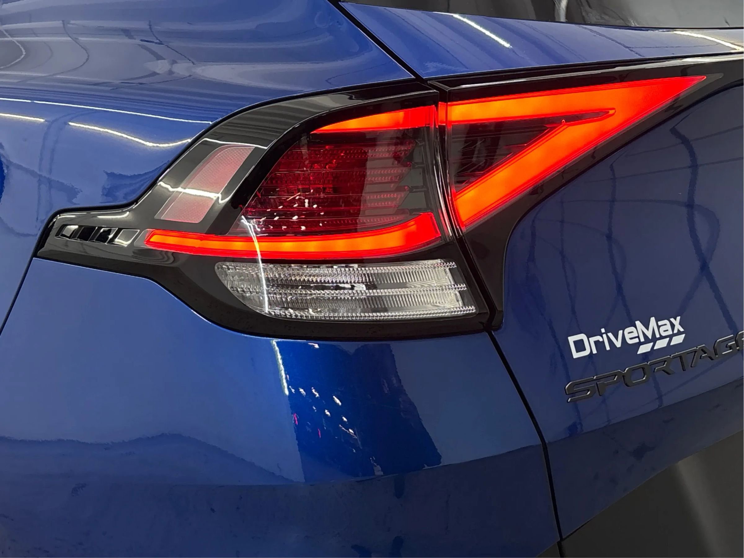 Used 2025 Kia Sportage X-Line w/ Premium Package image 35